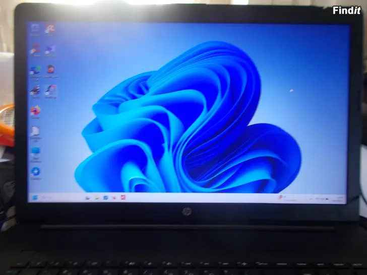 Myydään Käytetty HP kannettava tietokone 17 tuuman näytöllä