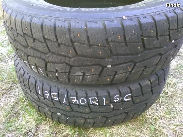 Vaihdetaan 195/70R15C Nankang Pakettiauton nastakumit 2-kpl