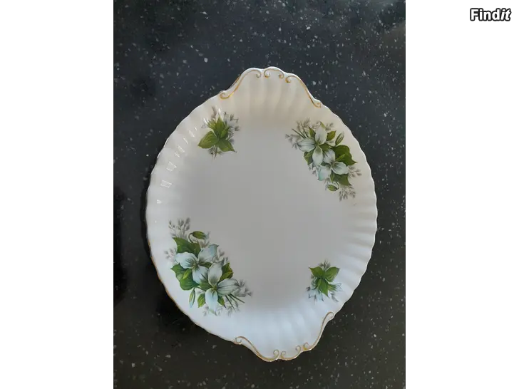 Säljes Royal Albert Trillium
