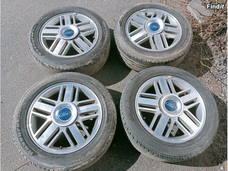 Myydään Ford alut 5-108 kesärenkailla 250/55R16 91V