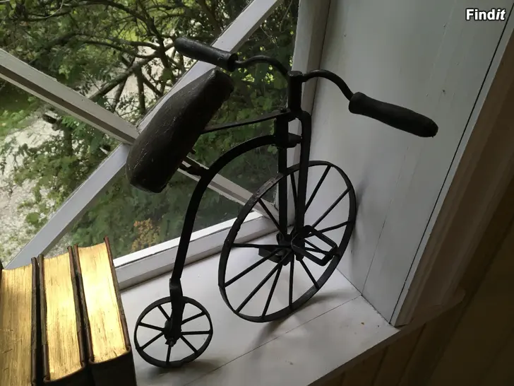 Säljes Äldre inredningscykel
