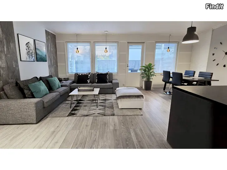 Säljes Hemtrevligt, modernt parhus i utmärkt skick på Nyåkern i Jakobstad
