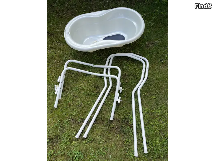 Myydään Babybadkar på ben
