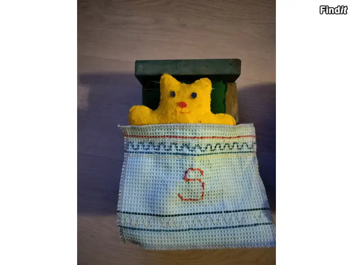 Myydään Kissa pikku kuu