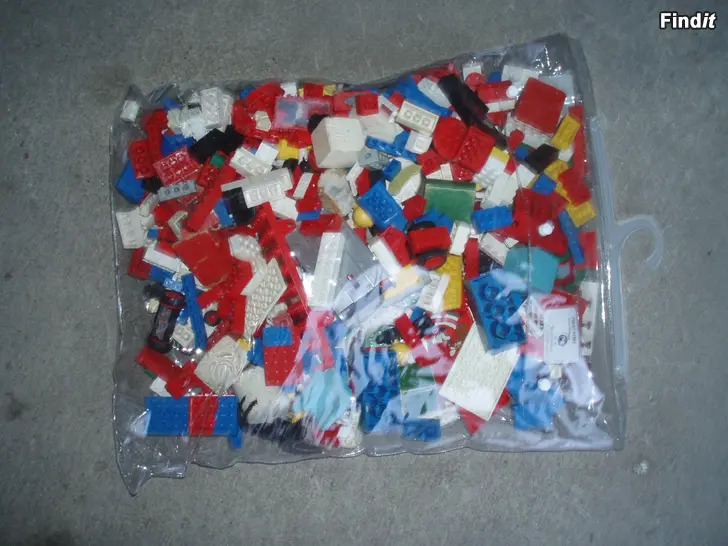 Myydään Lego