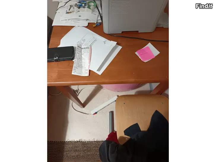 Myydään Keittiön pöytä