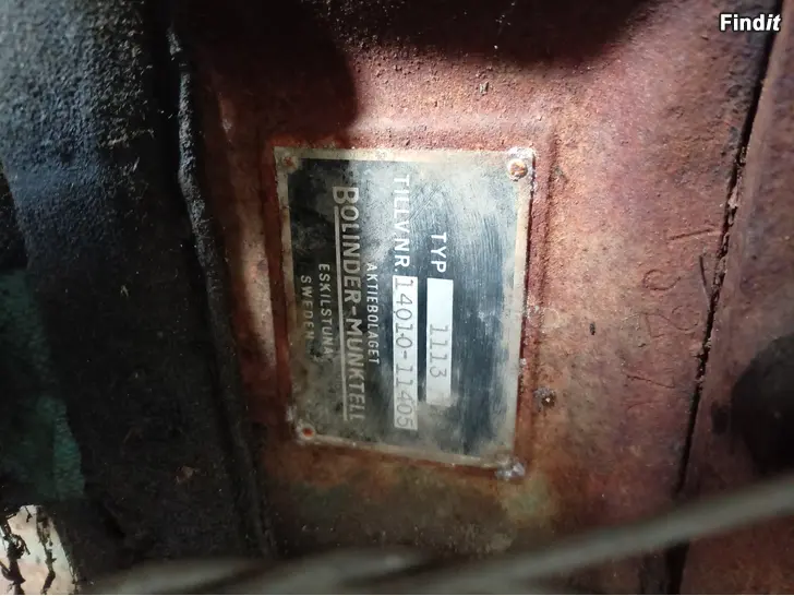 Myydään Volvo BM 3 sylinterinen Bolinder moottori + muuta osaa. 900 e