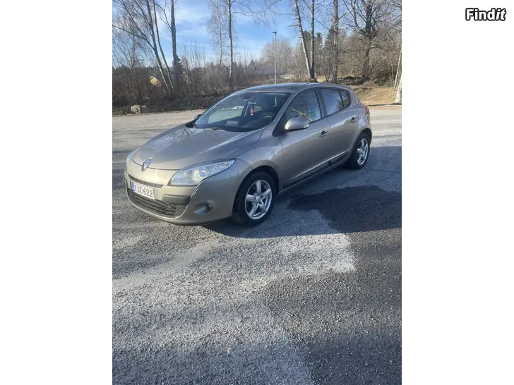 Säljes Hatchback Dynamique 1,5dCi 110hv FAP 2011. 241000 t.km
