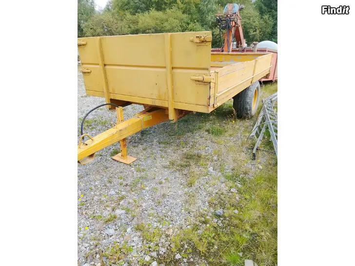 Säljes Traktor kippkärro 5tons