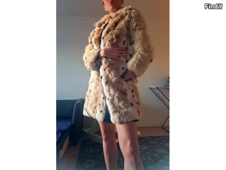 Säljes Myydään aito värjätty kettuturkki