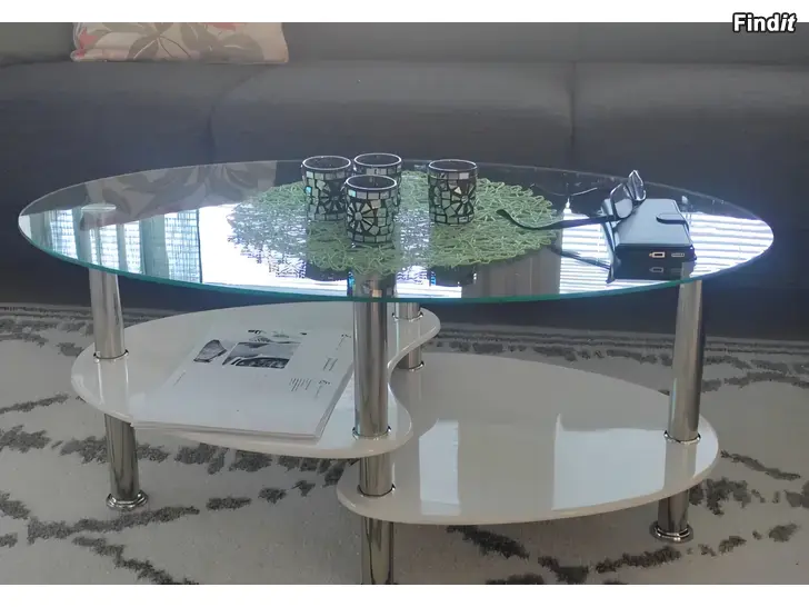 Myydään Hieno lasikantinen sohvapöytä