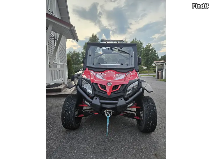 Säljes CF Moto Zforce EX 550 fyrhjuling med hytt