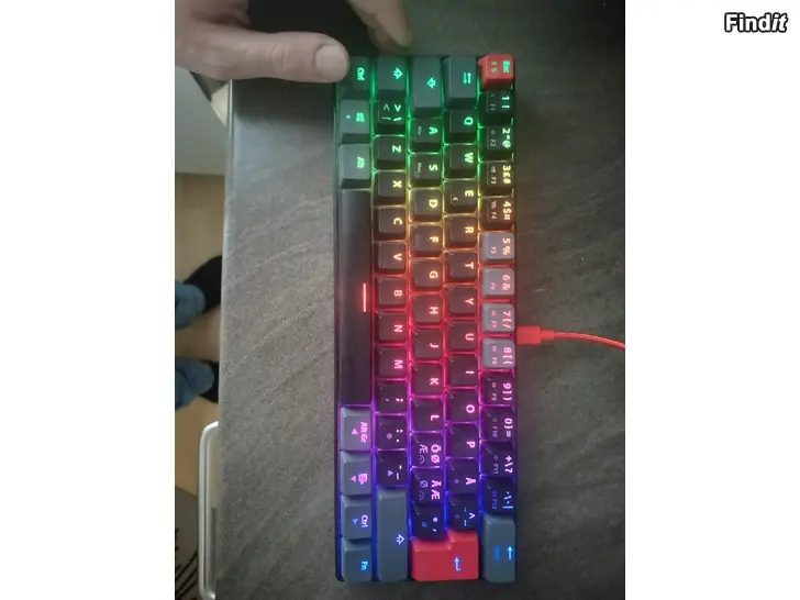 Myydään Pelinäppäimistö C450