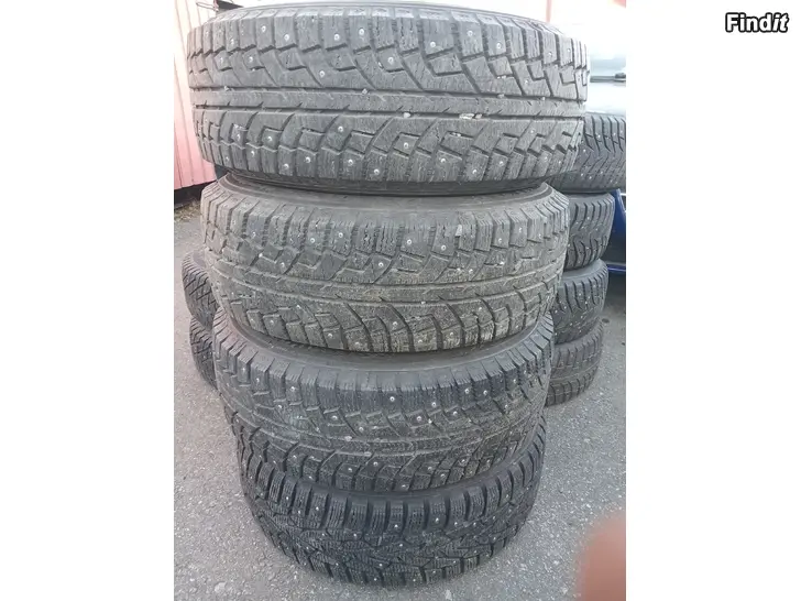 Myydään MB alut 5-112 nastarenkailla 195/65R15