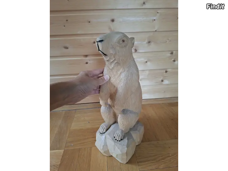 Säljes Handgjord murmeldjur av trä