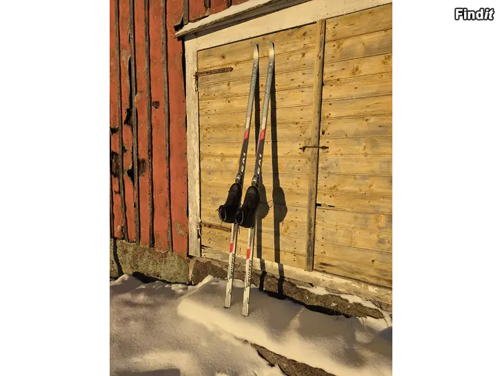 Säljes Järvinen 200 + Karhu 43