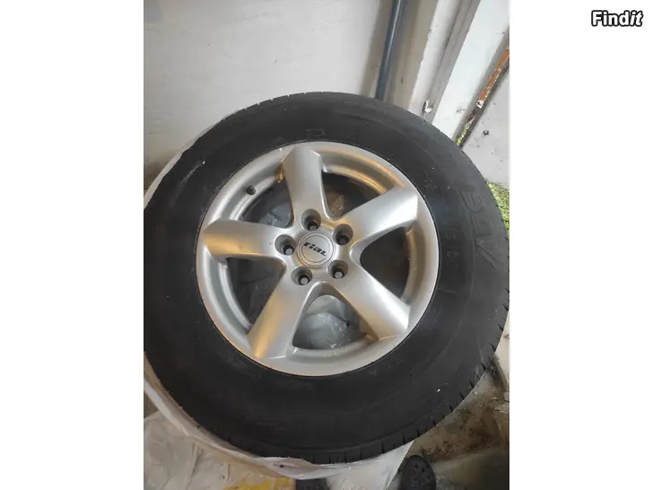 Säljes 225/70/16 5x114.3 et42 fälgar 4st