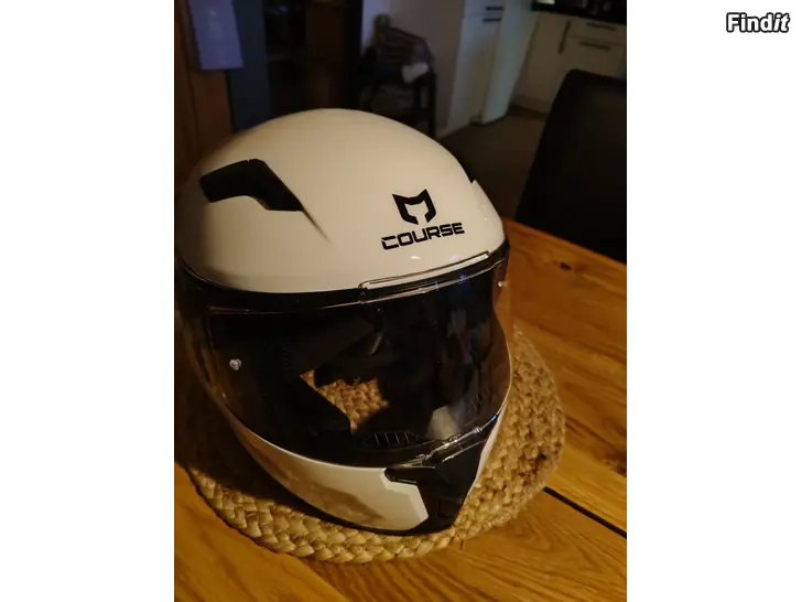 Säljes Nya hjälmar oanvänd och i bra skick