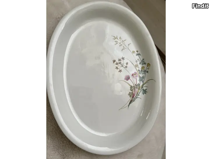 Säljes Arabia uppläggningsfat med blomstermotiv, 36 cm