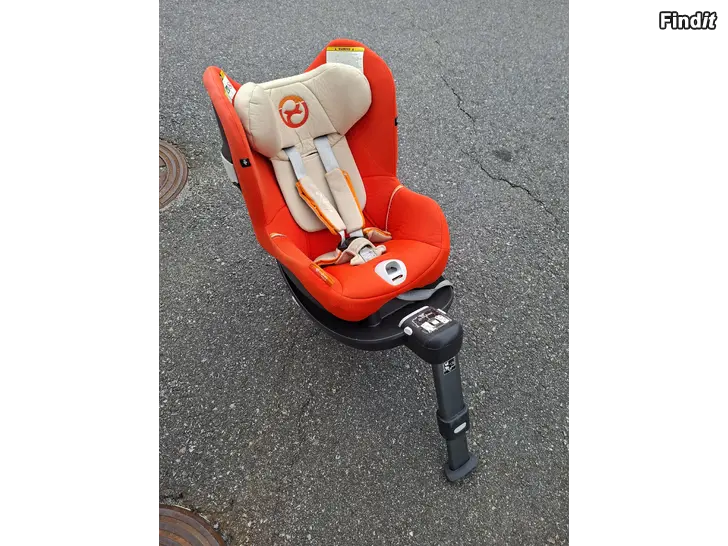 Myydään Cybex Sirona m2 i-Size