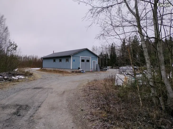 Myydään Halli ja iso tontti Kolpissa