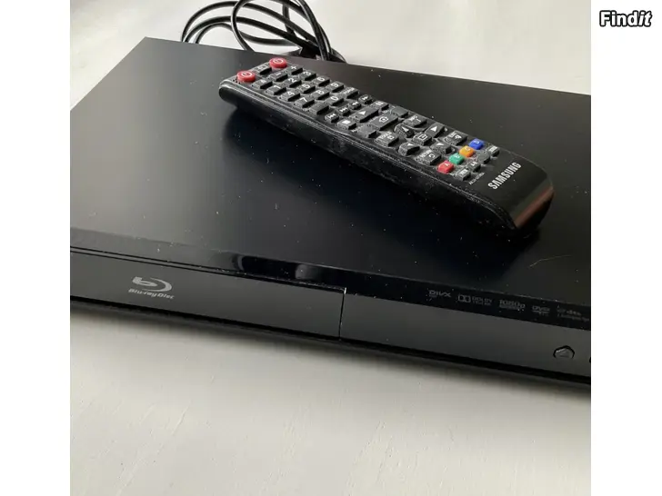 Myydään Blu-ray soitin Samsung + Hdmi-kaapeli 5m uutta vastaava