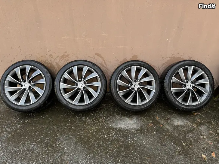 Myydään Skoda Pegasus 8x18 aluvanteet