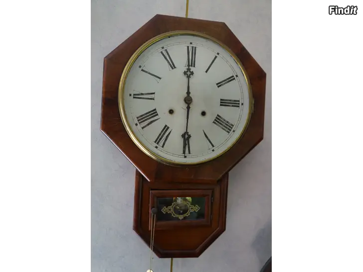 Säljes Väggklocka - Waterbury Clock - modell äldre enligt bilder