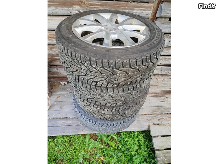 Säljes Vinterdäck och fälgar