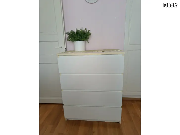 Säljes Ikea Malm byrå 4 lådor