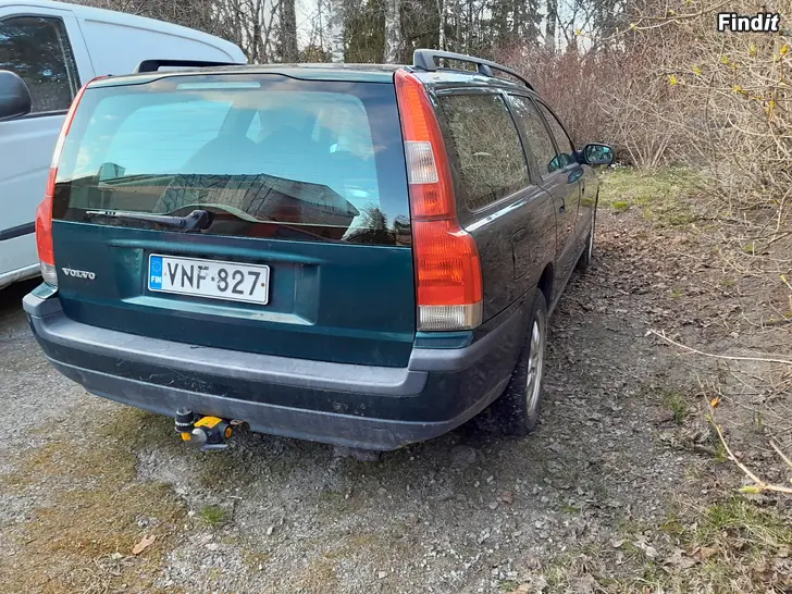 Myydään Volvo V70 2.5t Autom. 4wd