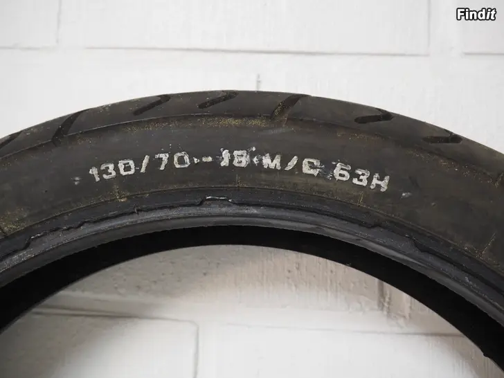 Myydään 130/80-18 M/C 63H Metzeler ME550