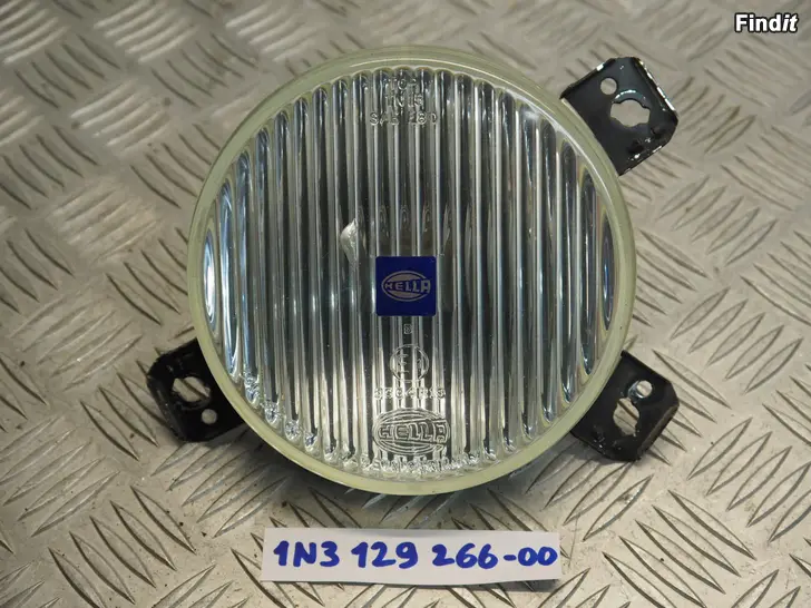 Myydään Volkswagen Golf II 86-91 sumuvalo umpio oikea 301124037R foglight 1N3129266-00