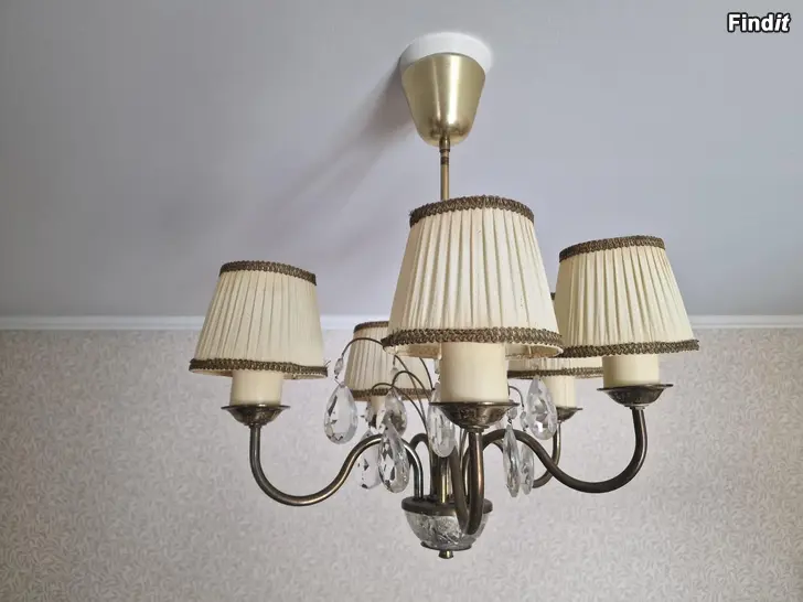 Myydään Kattokruunu