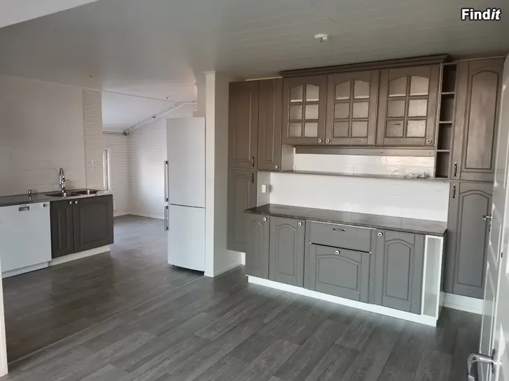 Uthyres 4 rum + kök + balkong uthyres