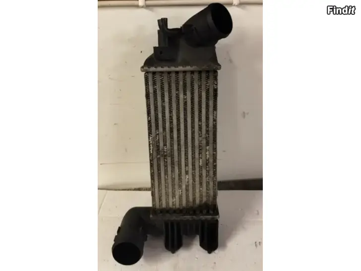 Myydään Välijäähdytin ahtopaineanturi raidetangon sisä