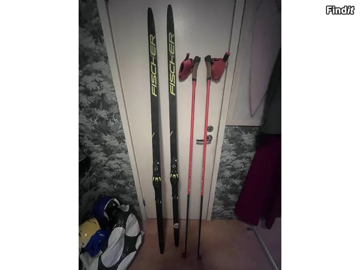 Myydään Fischer naisten luistelusuksi paketti