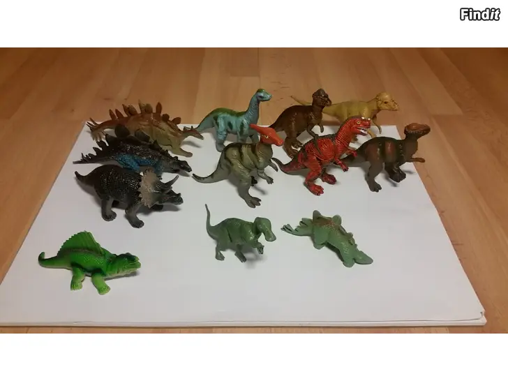 Myydään Dinosaurus muovilelu 12kpl -hinta 8e