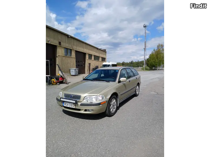 Säljes Volvo v40-00