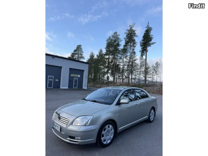 Myydään Toyota Avensis 1.6 -05 Nybesiktad