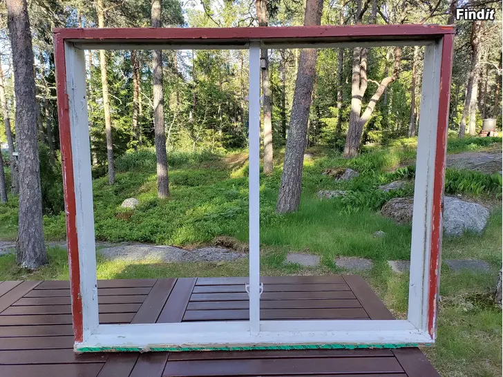 Säljes Fönsterkarmar med tillhörande fönster