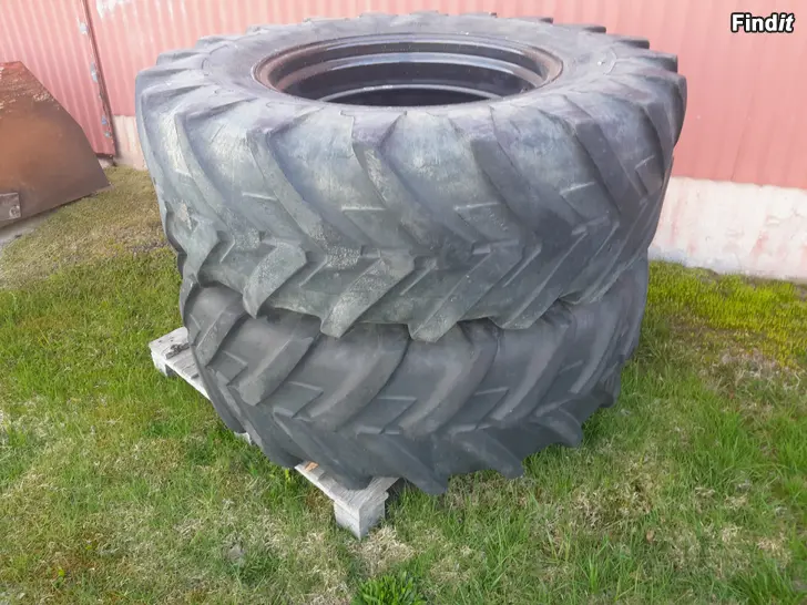 Myydään 16,9 R 28 PYÖRÄT