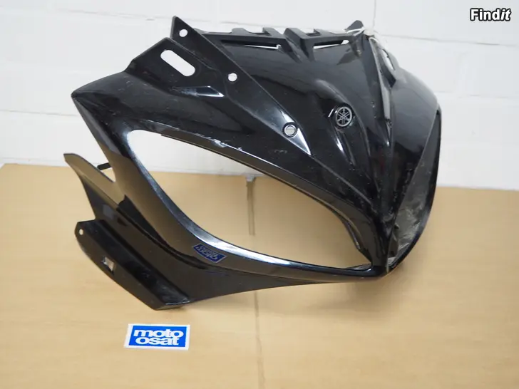 Myydään Yamaha FZ8 10-16 osia