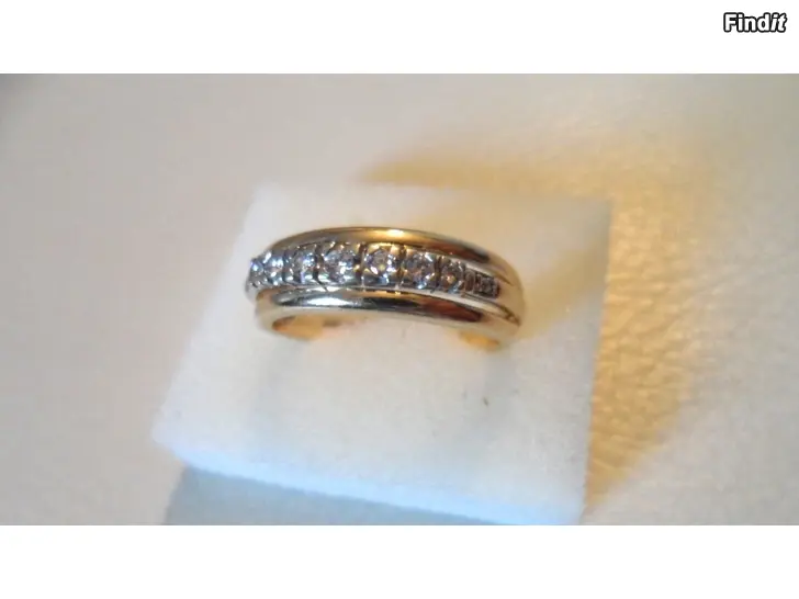 Myydään Tukeva Timanttisormus 3,8g Kulta 14K