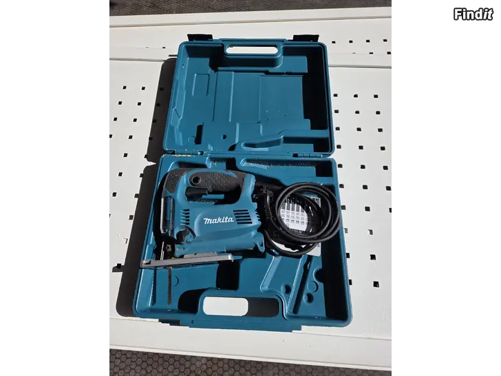 Myydään Makita 4329 pistosaha 450W