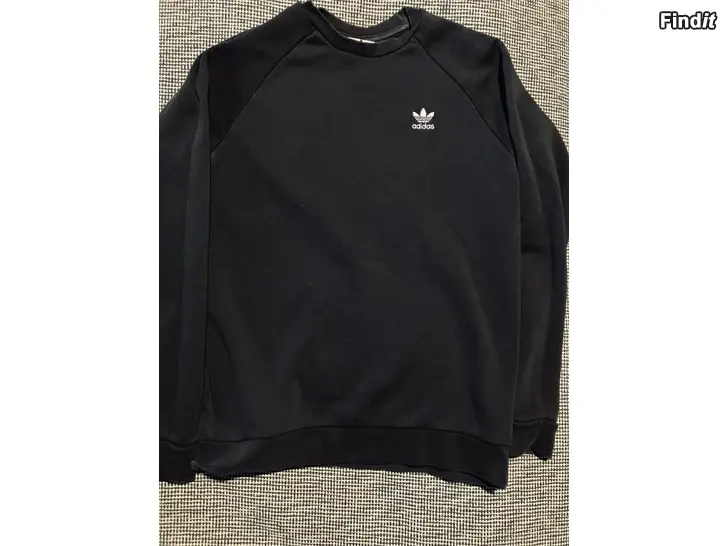 Myydään Adidas Originals Collegepaita, koko S