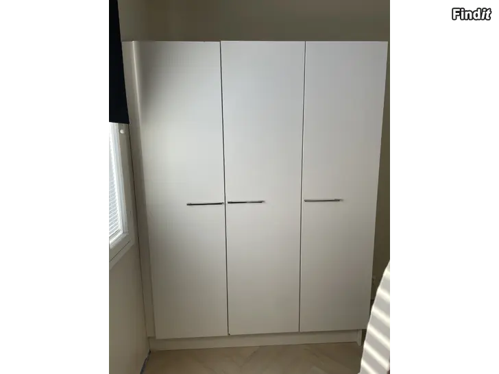 Säljes Vaatekaappi Klädskåp