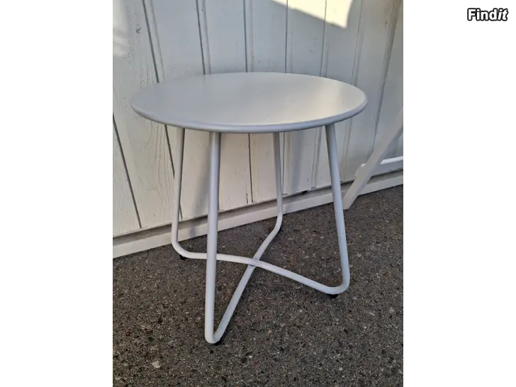 Säljes sidobord/sivupöytä