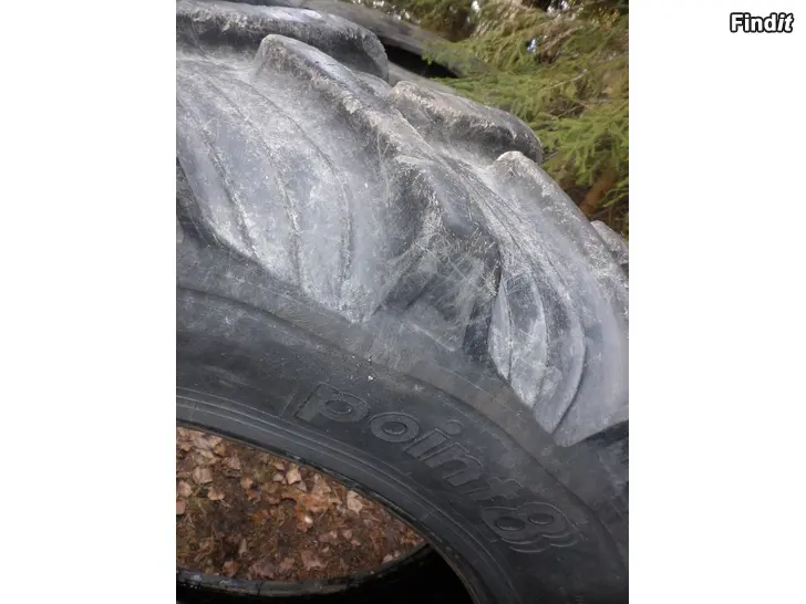 Myydään Traktorin rengas Taurus Point8 13.6R28