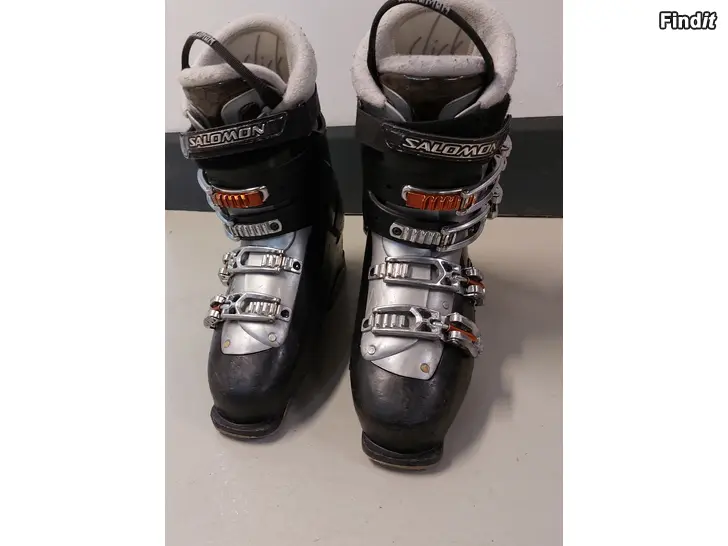 Säljes Salomon slalomskor